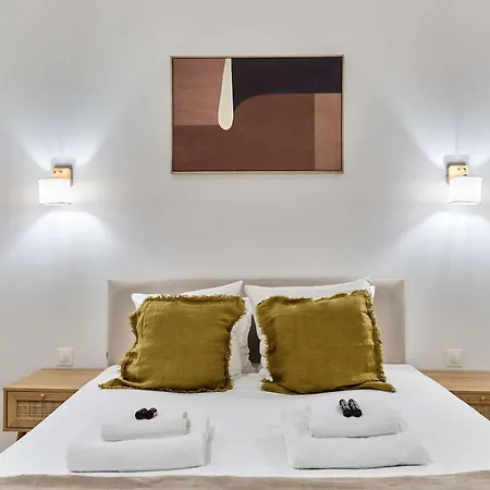 With Ac Buttes Chaumont Park * Париж