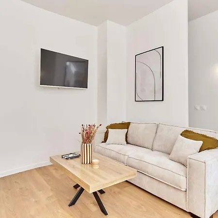 With Ac Buttes Chaumont Park Апартаменты Париж