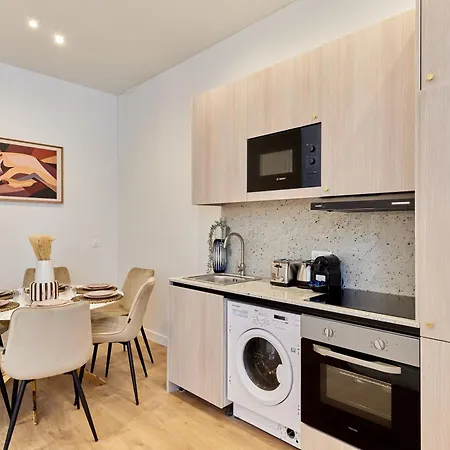 Appartamento With Ac Buttes Chaumont Park Parigi