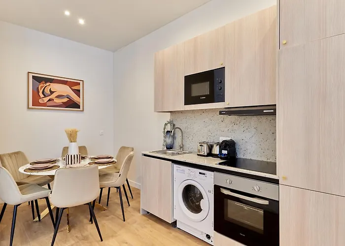 Appartamento With Ac Buttes Chaumont Park Parigi